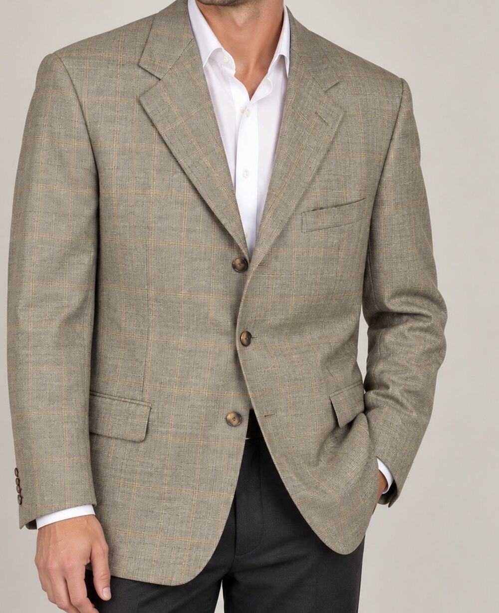 Ermenegildo Zegna men’s blazer, retailed by Neiman Marcus.Size 44,100% Cashmere
